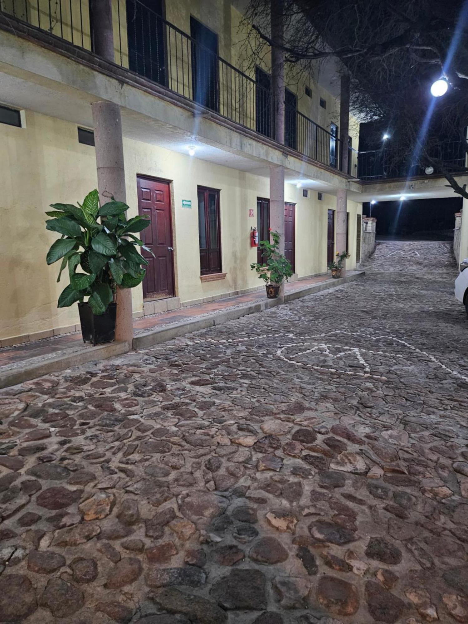 Hotel Villa Aurora Bernal Esterno foto